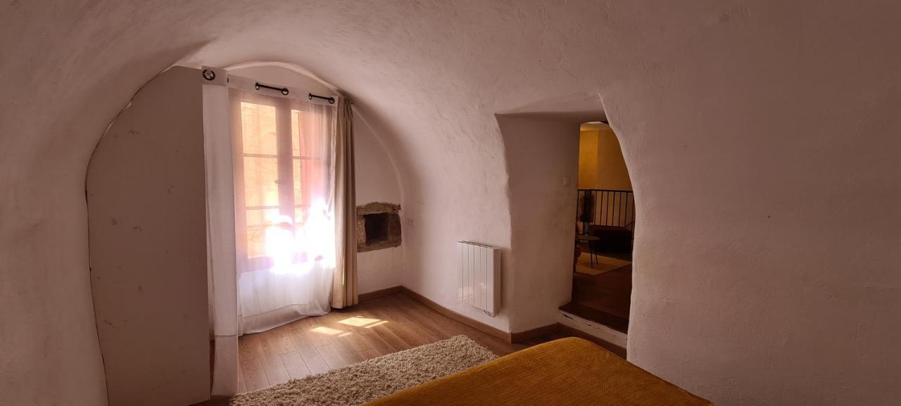 Les Studios De St Guilhem Сен-Гийём-ле-Дезер Экстерьер фото