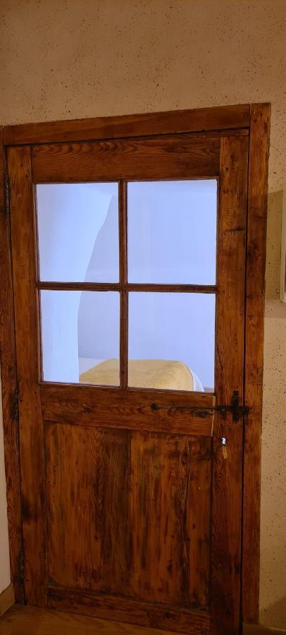 Les Studios De St Guilhem Сен-Гийём-ле-Дезер Экстерьер фото