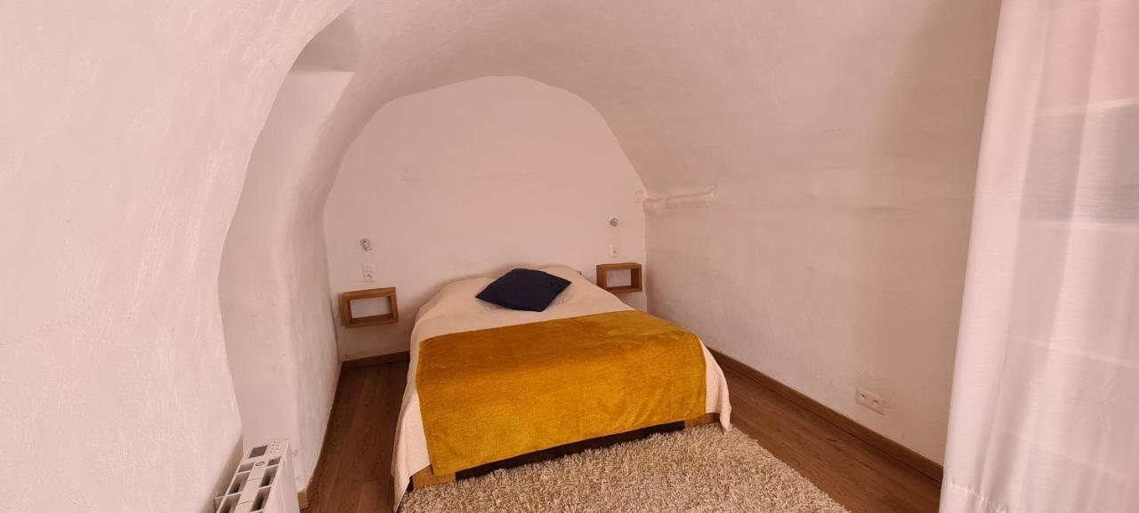 Les Studios De St Guilhem Сен-Гийём-ле-Дезер Экстерьер фото
