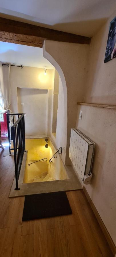 Les Studios De St Guilhem Сен-Гийём-ле-Дезер Экстерьер фото