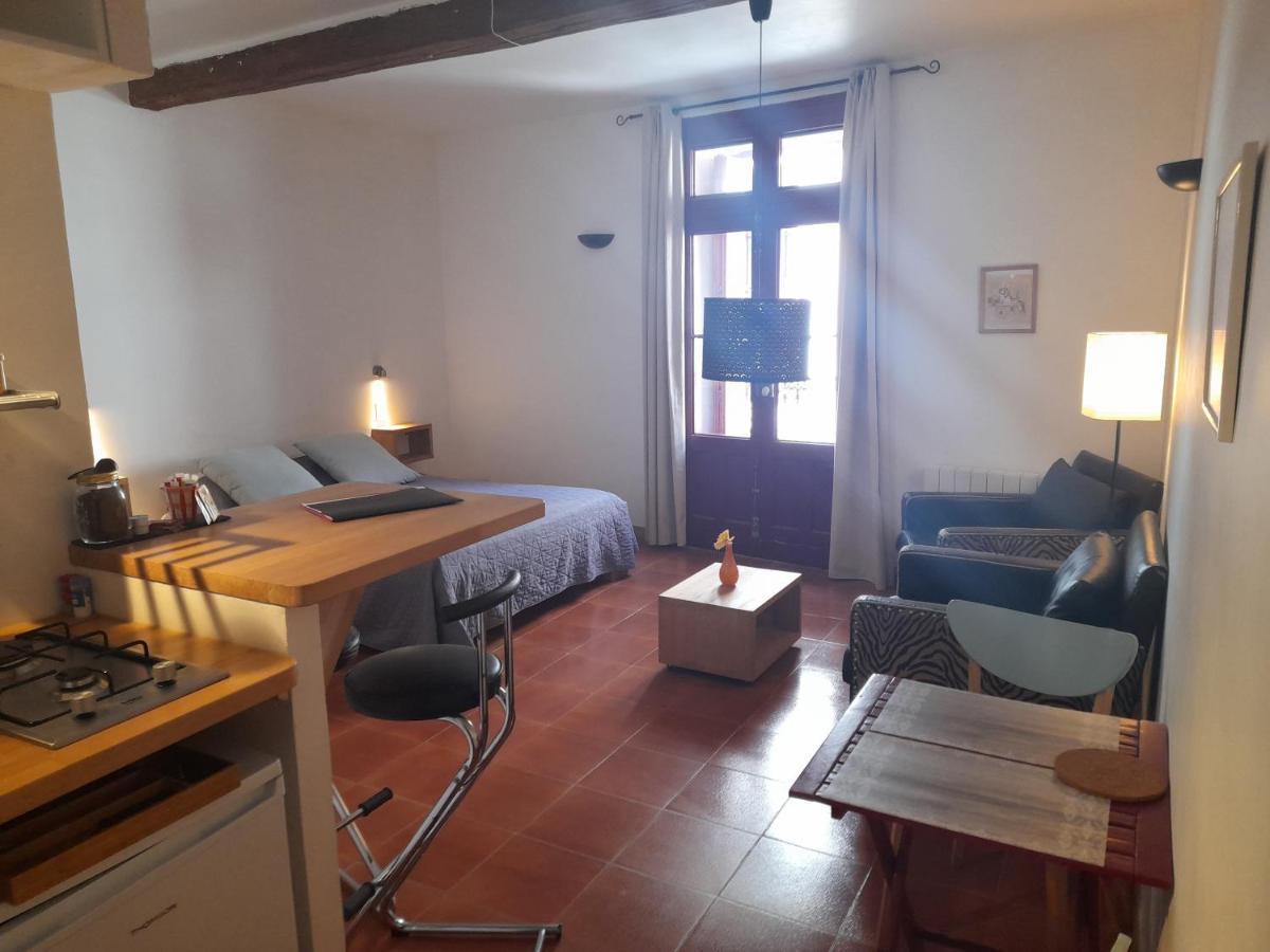 Les Studios De St Guilhem Сен-Гийём-ле-Дезер Экстерьер фото