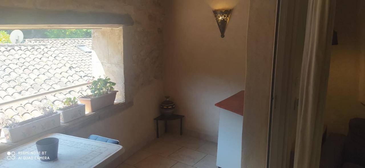 Les Studios De St Guilhem Сен-Гийём-ле-Дезер Экстерьер фото